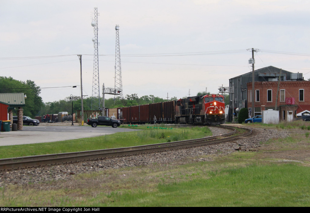 After meeting Q116 at Valpo on the east side of town, M397 takes its turn heading west on the single track